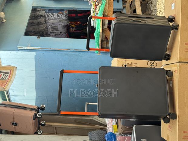 Luxurious Zipless Trolling Traveling Bags Two in One · Photo 2