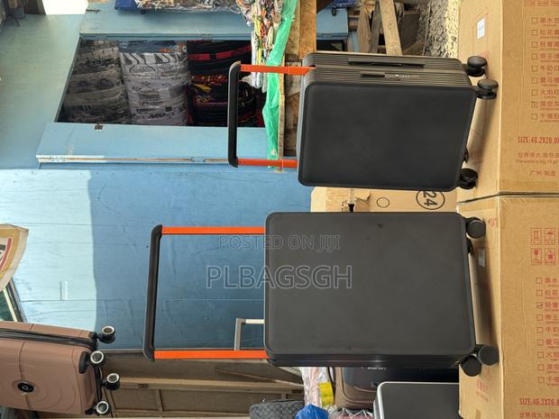 Luxurious Zipless Trolling Traveling Bags Two in One · Photo 3