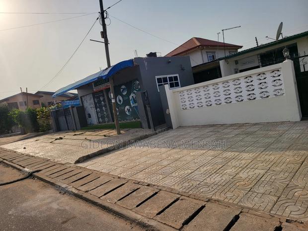 Furnished 4bdrm House in Sakumono Estate, Tema Metropolitan for sale · Photo 6