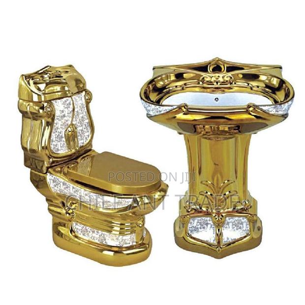 Golden Toilet Seat. Wc + Basin. Water Closet. Yt-10 · Photo 1