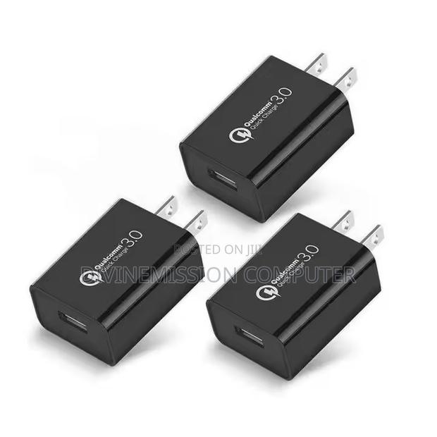 Qualcomm,Quick Charger 3.0, 3v,6v,9v,12v.18w. Fast Charger · Photo 1