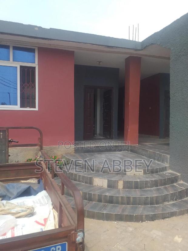 2bdrm Apartment in Adom Agency, Teshie for rent · Photo 2