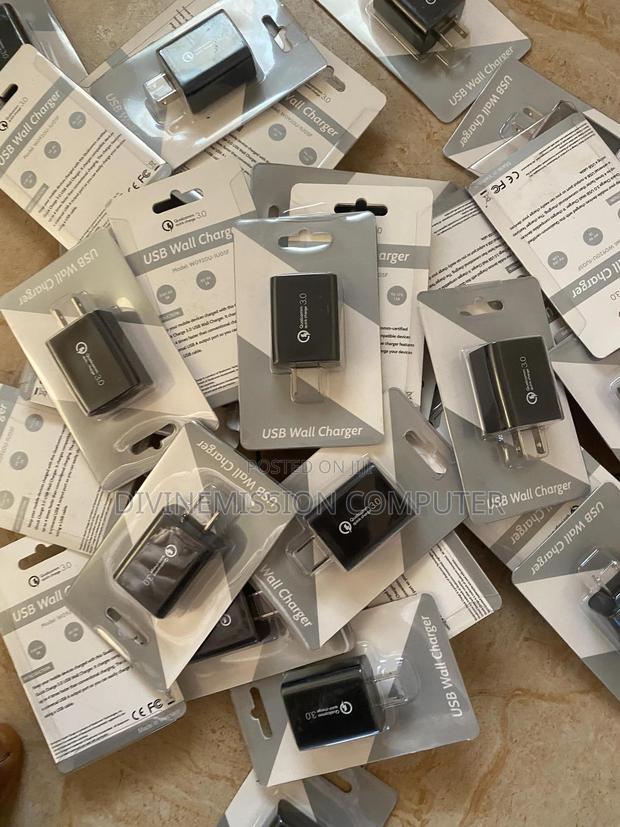 Qualcomm,Quick Charger 3.0, 3v,6v,9v,12v.18w. Fast Charger · Photo 6