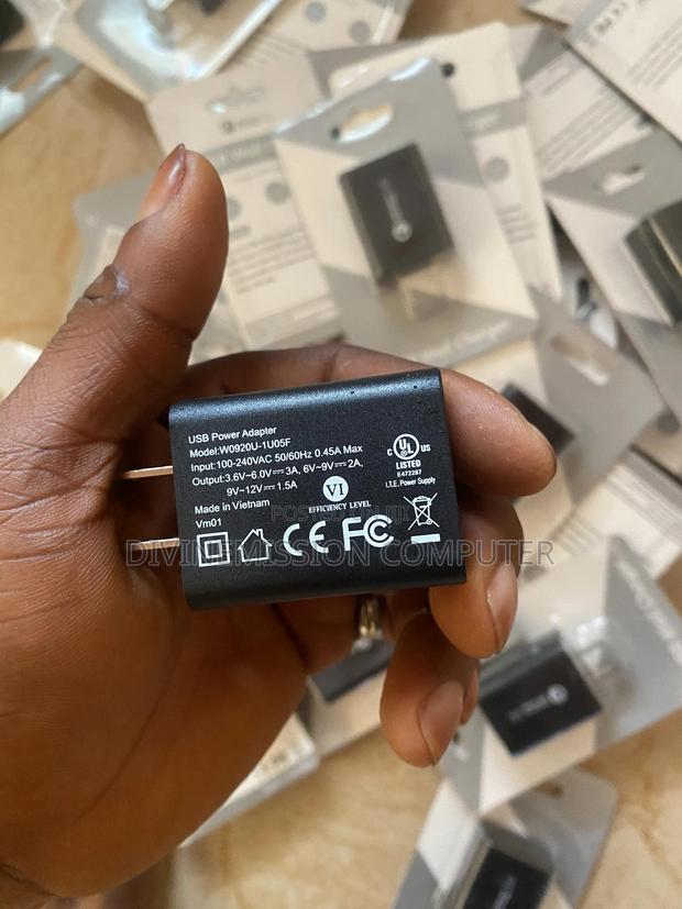 Qualcomm,Quick Charger 3.0, 3v,6v,9v,12v.18w. Fast Charger · Photo 8