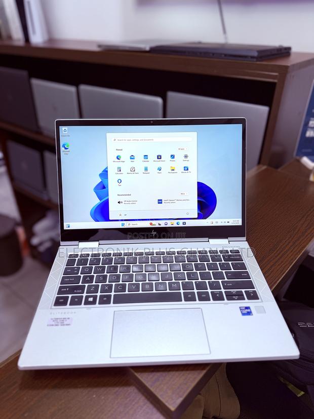 Laptop HP EliteBook 830 G8 16GB Intel Core i7 SSD 512GB · Photo 1