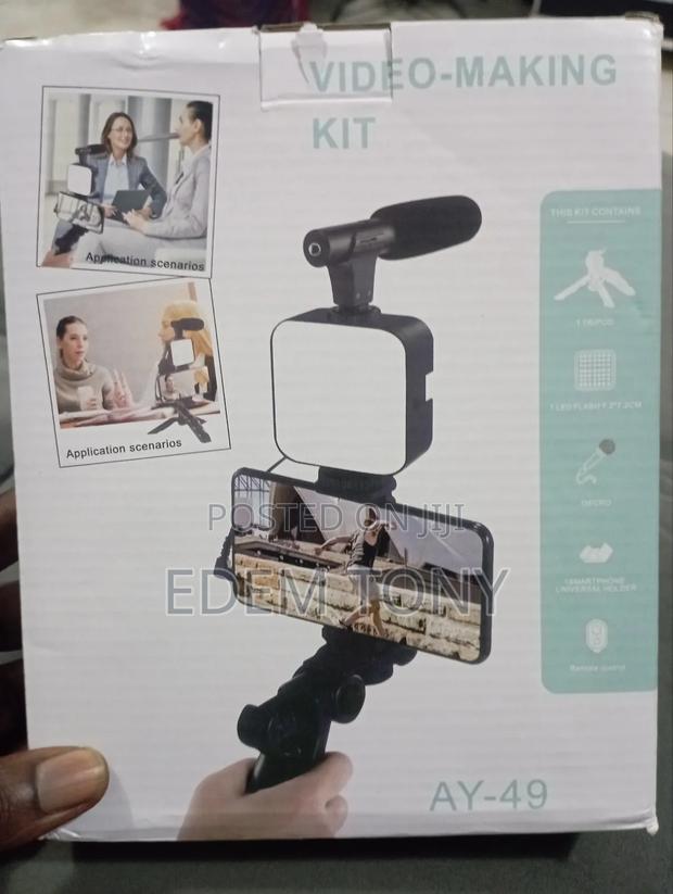 Vlogging Kit- With Mic Light · Photo 1
