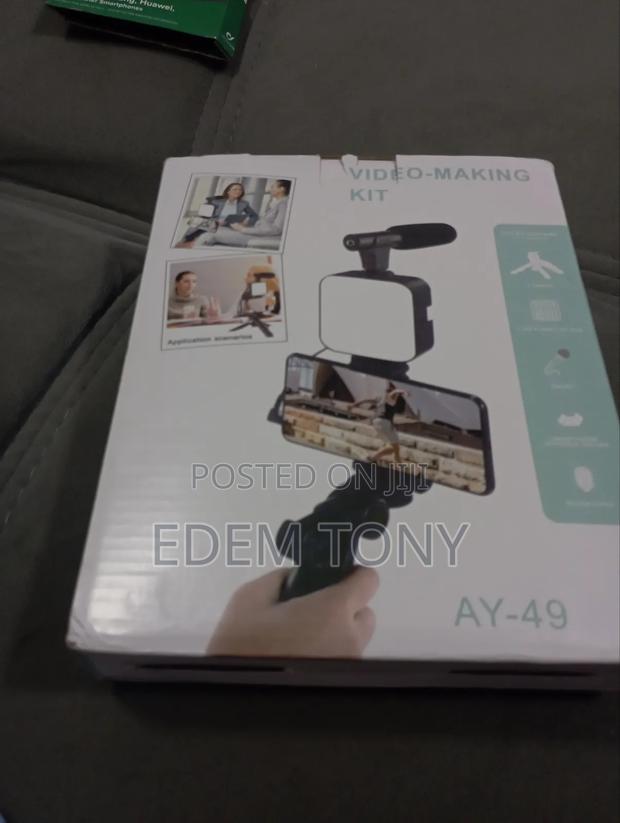 Vlogging Kit- With Mic Light · Photo 2