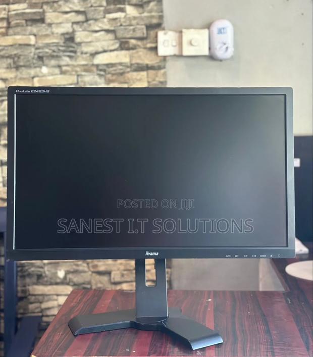24 Inch Iyana Monitor · Photo 2