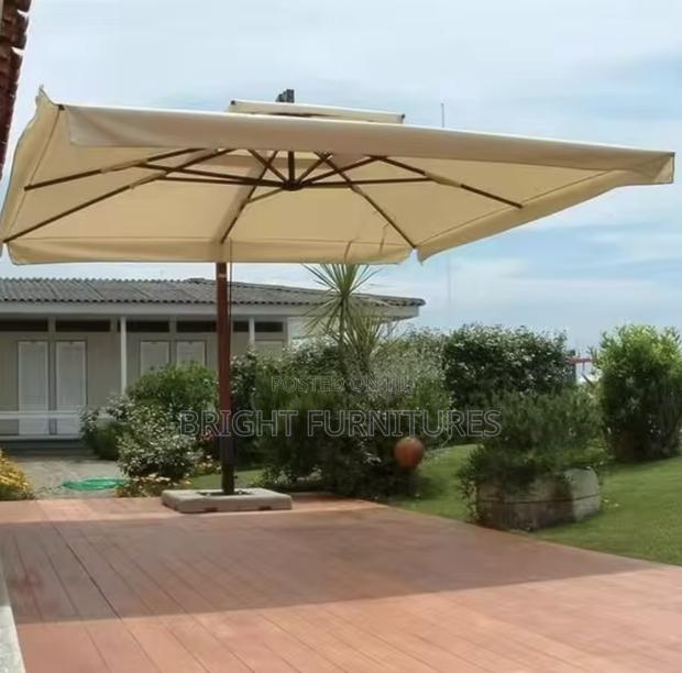 Quality Waterproof Canopy · Photo 1