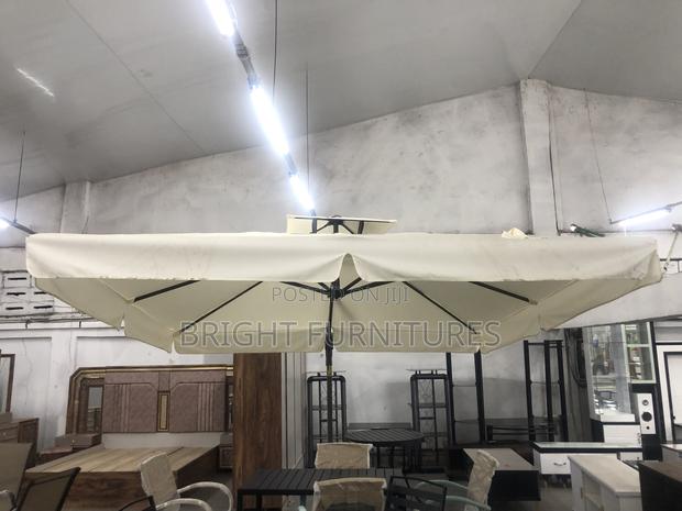 Quality Waterproof Canopy · Photo 2