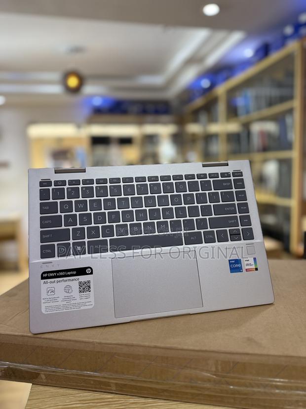 New Laptop HP Envy 14 8GB Intel Core i5 SSD 512GB · Photo 4