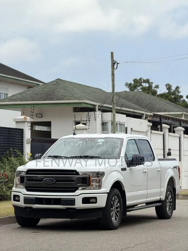 Ford F-150 XLT 4x4 SuperCab Styleside 6.5 ft. box 145 in. WB 2019 White · Photo 1