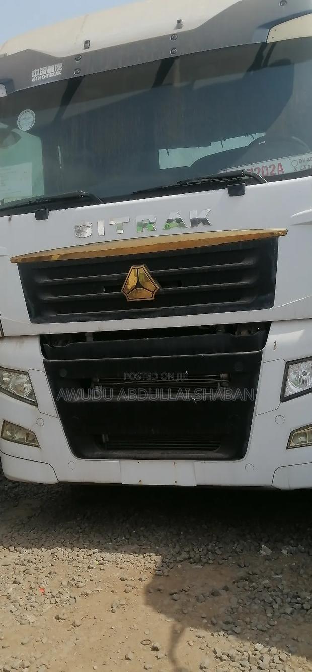Home Used Sitrack Trailer Head For Sale · Photo 1