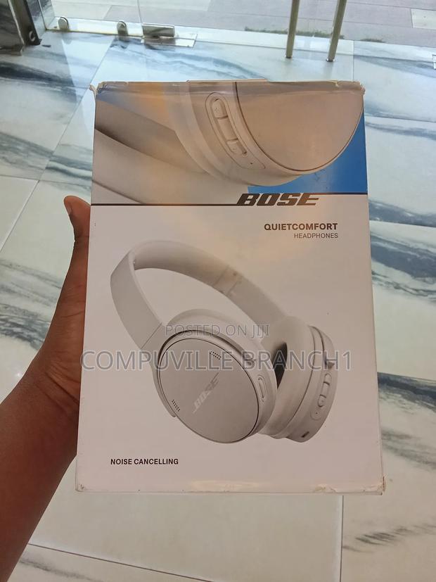 Bose Quietcomfort Headphones · Photo 1