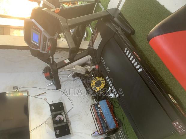 Sole Treadmill 150kg · Photo 1