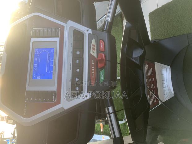 Sole Treadmill 150kg · Photo 2
