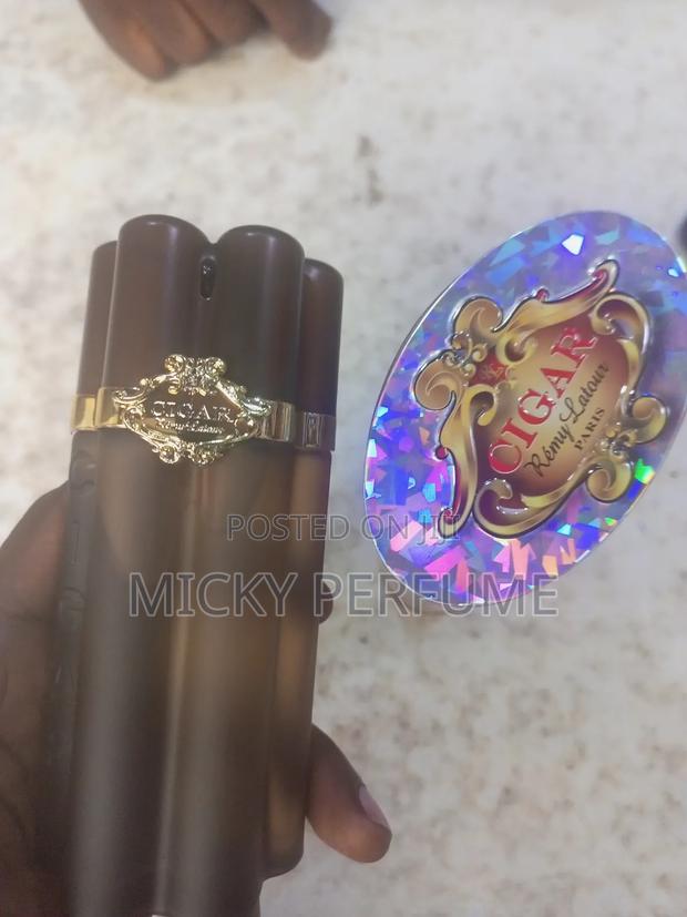 Cigar Perfume · Photo 2