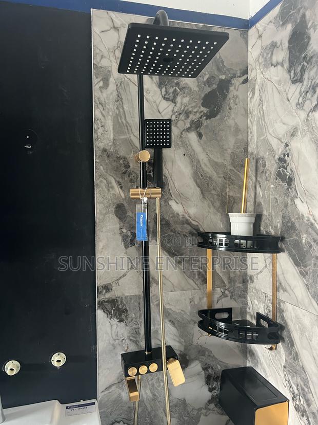 Bathroom Shower Set With Accessories · Photo 3