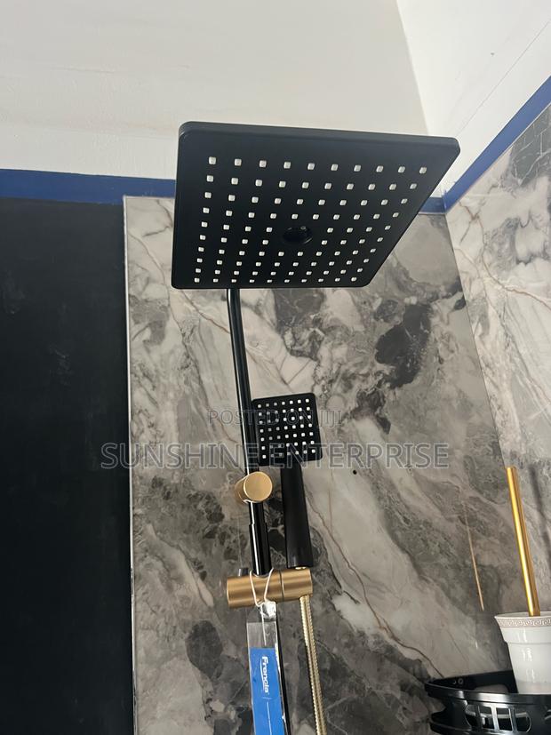 Bathroom Shower Set With Accessories · Photo 7