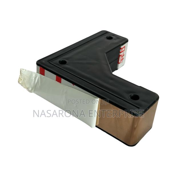 L Shaped Carpet Castors (4 Pieces) · Photo 3