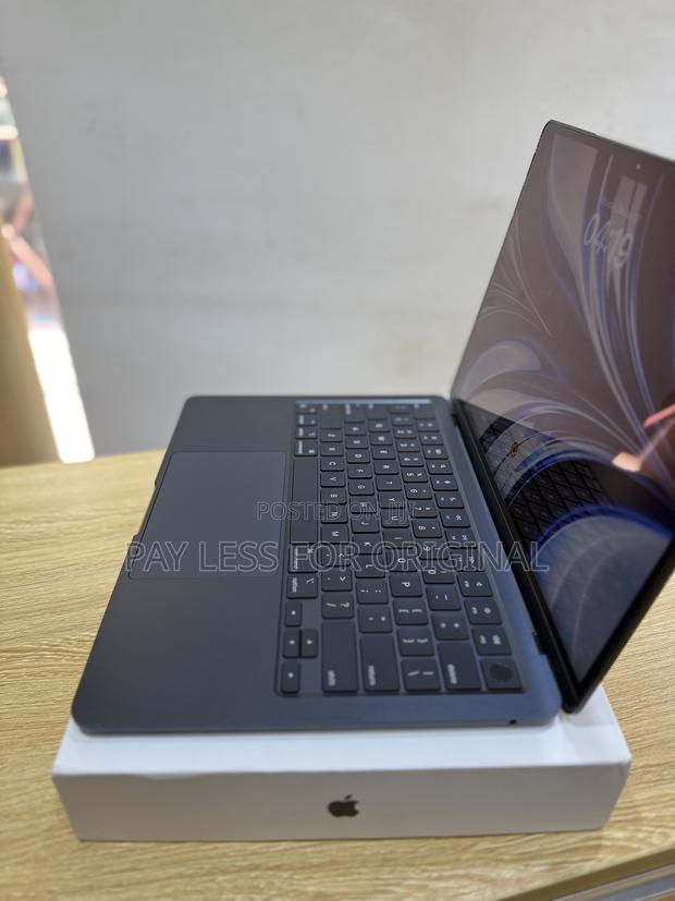 New Laptop Apple MacBook Air 2023 M2 8GB Apple M2 SSD 256GB · Photo 4