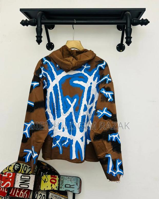 Crop Hoodies Available in Stock · Photo 4