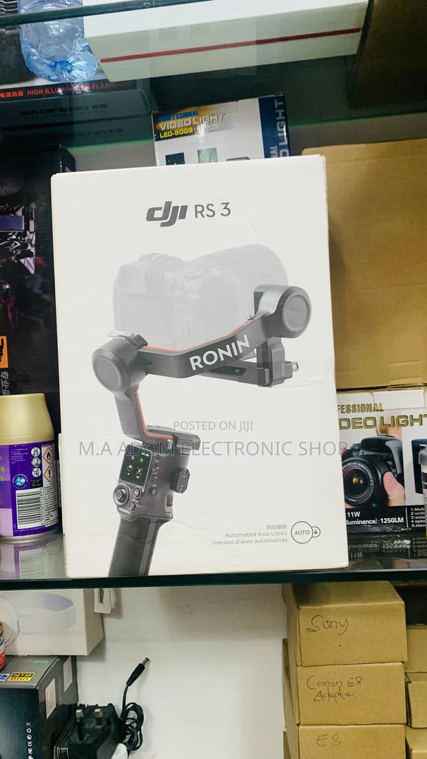 Dji RS3 Hand Held Gimbal · Photo 2