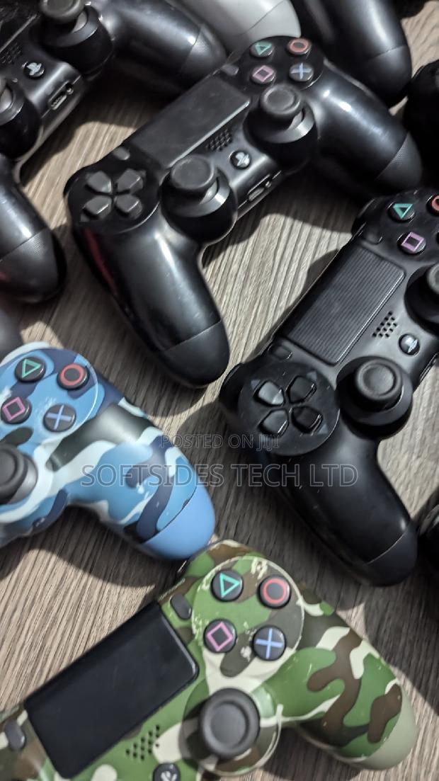 Playstation 4 Original Controllers Available at Cool Prices · Photo 2