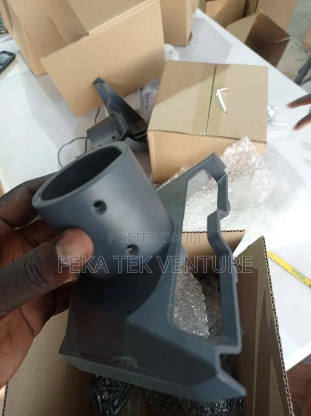 Starlink Gen 3 Wall Mount - Steel · Photo 1