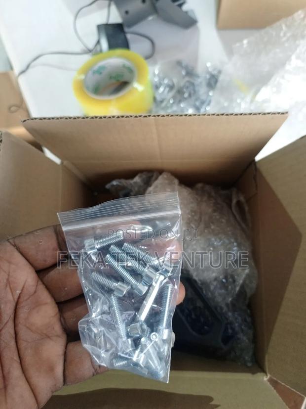 Starlink Gen 3 Wall Mount - Steel · Photo 3