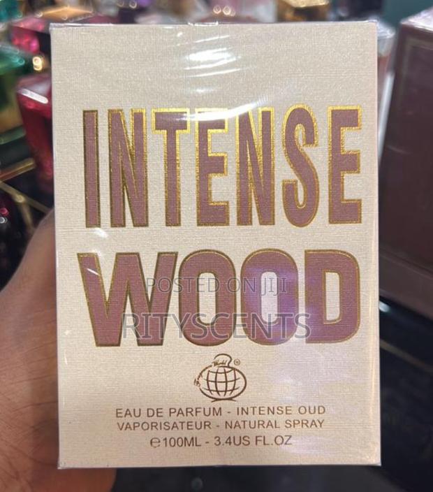 Intense Wood Perfume for Men · Photo 1