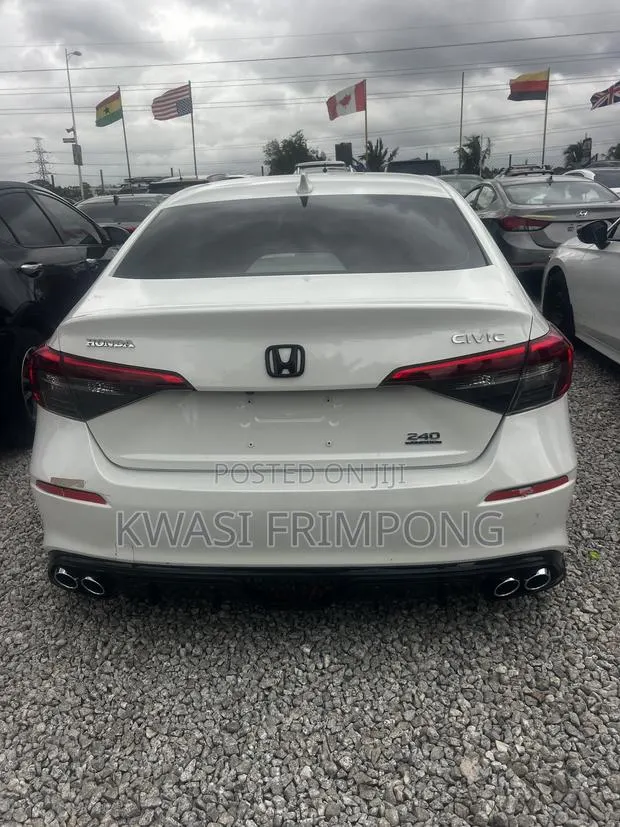 Honda Civic Sport Touring CVT 2023 White · Photo 1