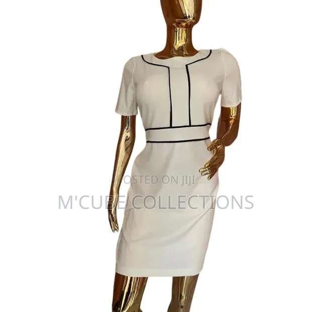 Classic Contrast Pencil Dress · Photo 1