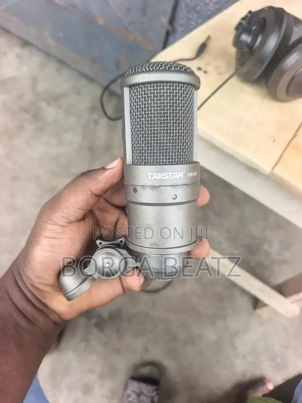 TakStar Sm7B Studio Microphone · Photo 1