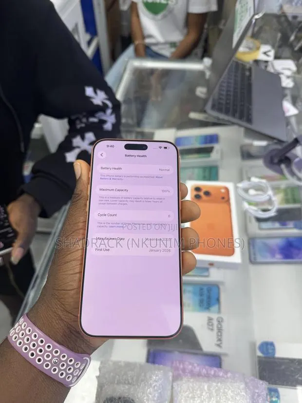 New Apple iPhone 17 Pro Max 256 GB Orange · Photo 1