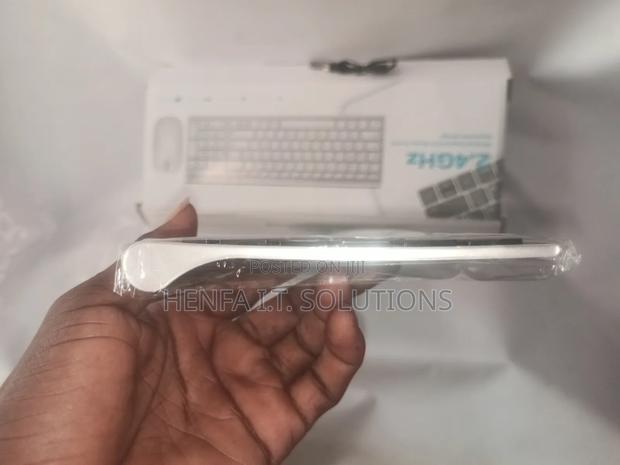 Rechargeable Wireless Keyboard and Mouse · Photo 4