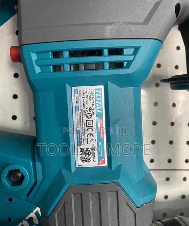 TOTAL Rotary Hammer (1500W) · Photo 2