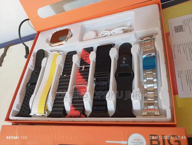 Modern Smart Watch Ultra 7 in 1 Strap Combo · Photo 4