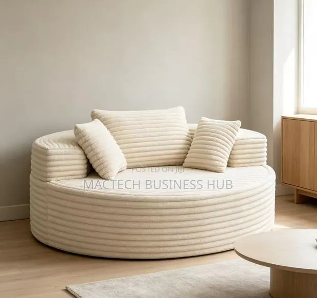 Circular Couch (Compressible) · Photo 1