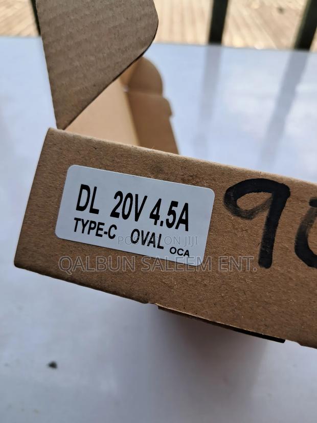 High-Quality New Dell Oval Type-C 20V 4.5A 90W Adapter · Photo 5
