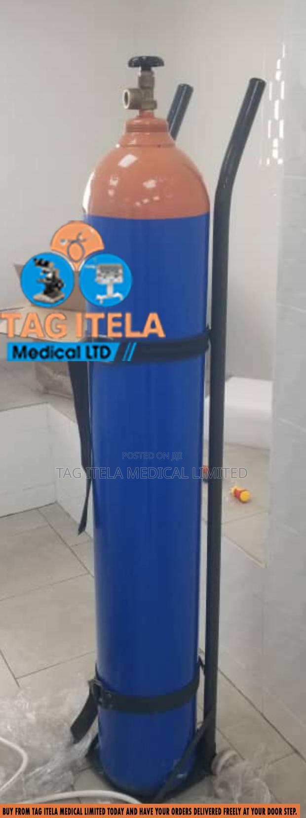 Oxygen Cylinder (50ltrs Complete Set) · Photo 1