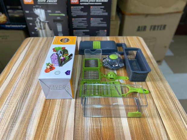 16pcs Neatly Sealed Vegetable Chopper · Photo 1