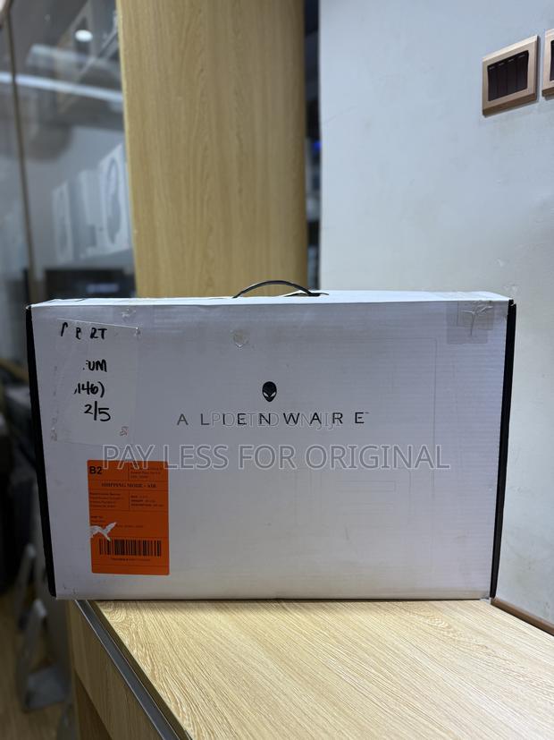 New Laptop Dell Alienware M18 R2 16GB Intel Core i7 SSD 1T · Photo 2