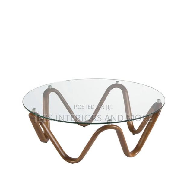 Center Table With Curved Legs · Photo 1