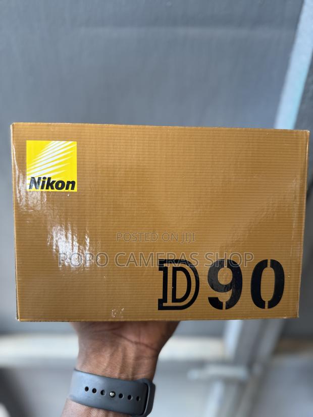 Nikon D90+ 18-105mm Lens · Photo 1