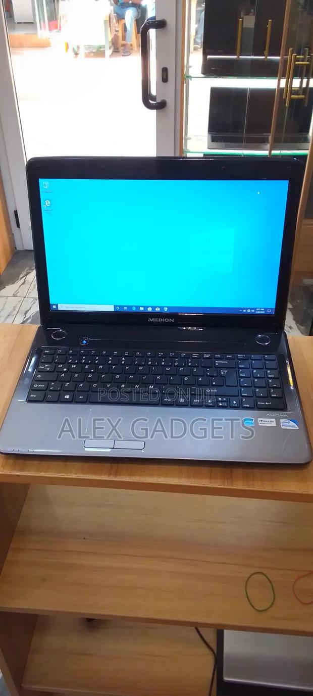 Laptop Medion 4GB Intel HDD 500GB · Photo 2