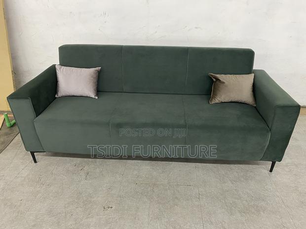 Quality 3in1 Sofa With Pillows · Photo 1