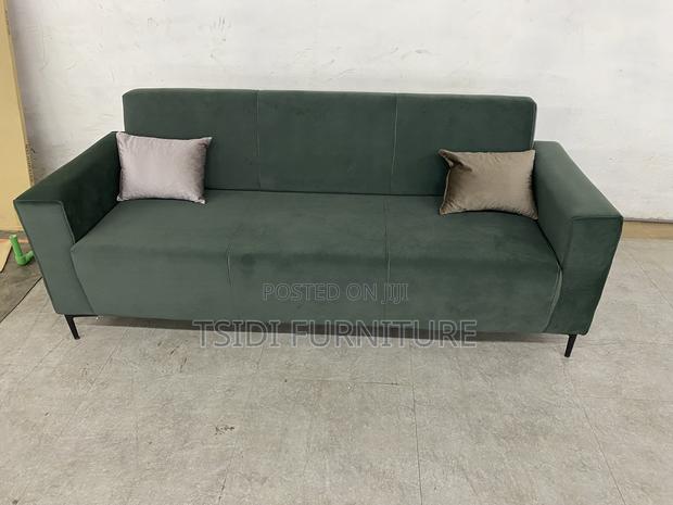Quality 3in1 Sofa With Pillows · Photo 2