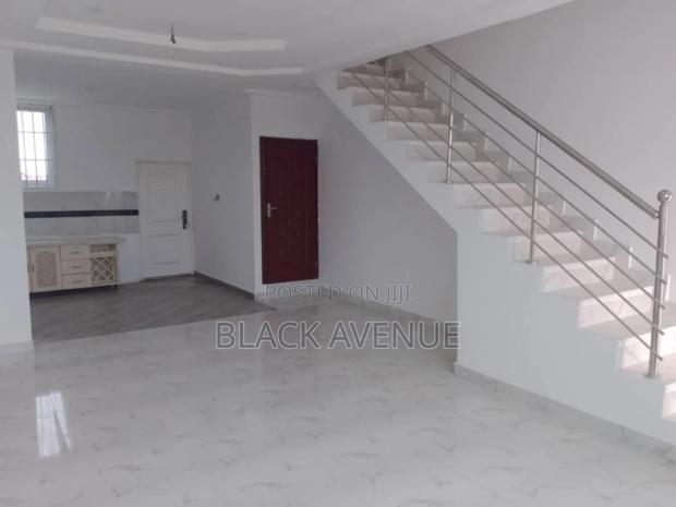 2bdrm Townhouse/Terrace in Estate, School Junction for sale · Photo 2