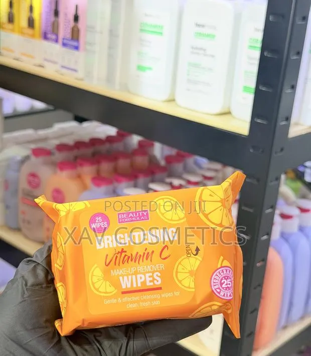 Beauty Formulas Brightening Vitamin C Face Wipes · Photo 1